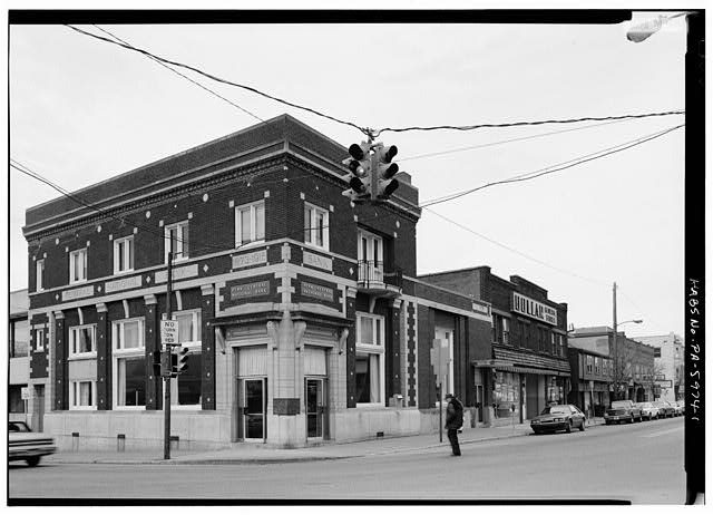 1. VIEW OF CENTRAL NATIONAL BANK LOOKING EAST. LOCATED AT THE CORNER OF JEFFERSON AND SHIRLEY STREETS - Town of Mount Union